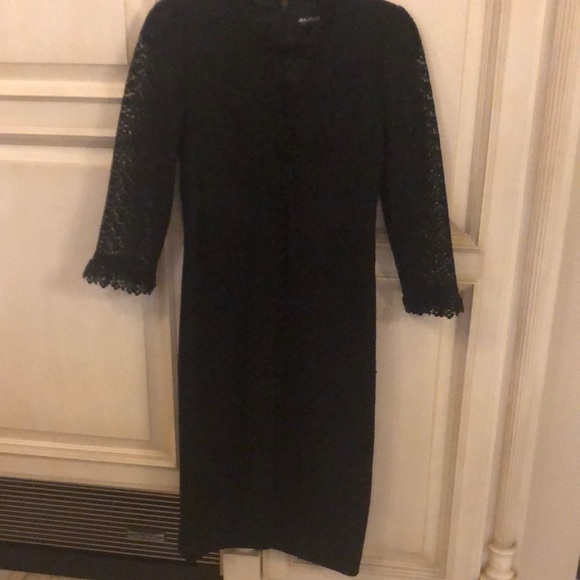 Beautiful knee length dress - Picture 1 of 6